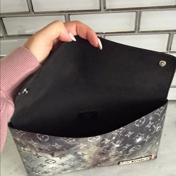 Louis Vuitton Monogram Eclipse galaxy rare clutch Bag large kirigami pochette - Picture 6 of 8